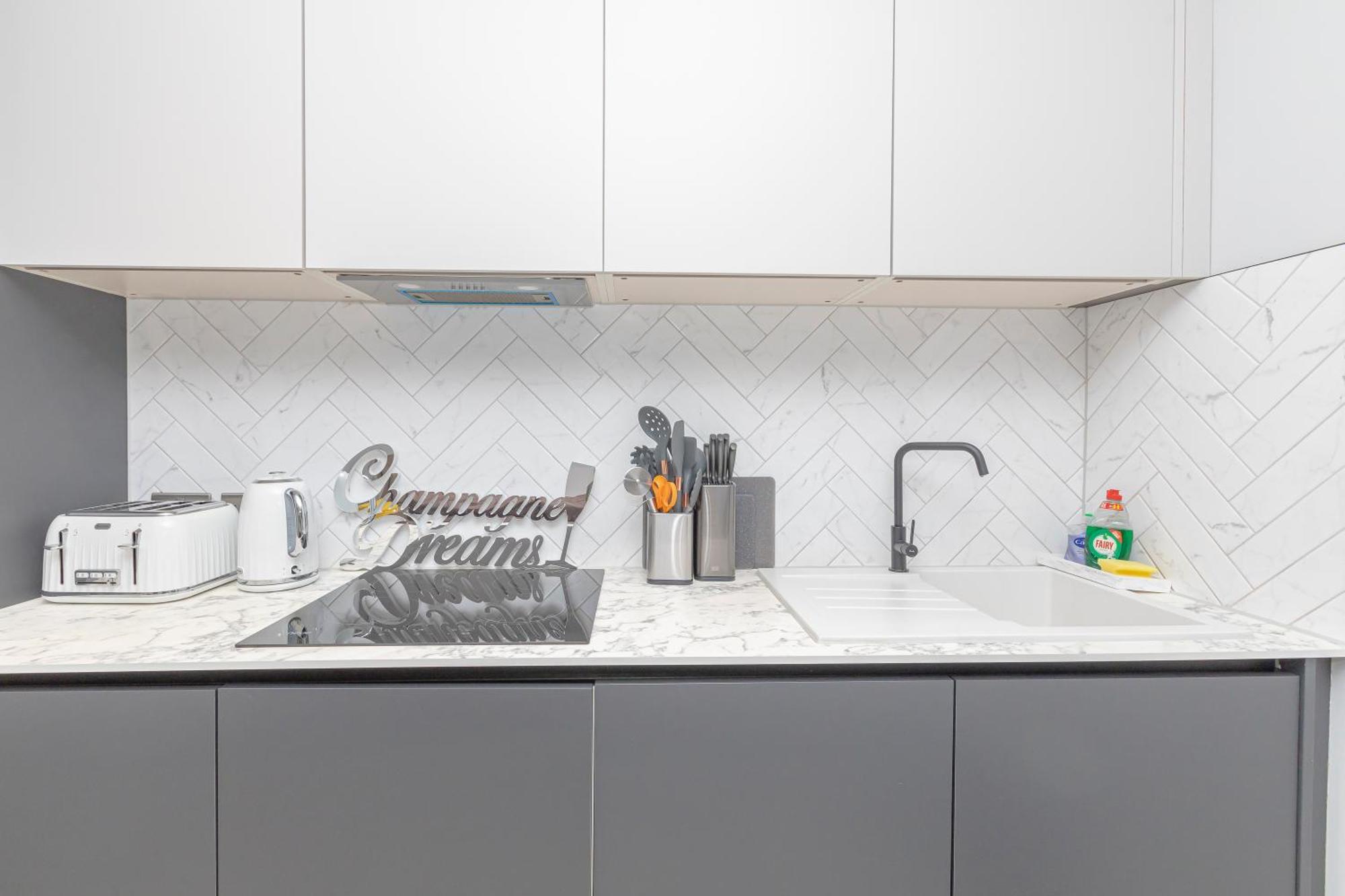 Flash Sales Offer - Any Week Day No Minimum Night Restrictions Brighton City Centre Seafront 1 Bedroom Flat Bn133Duk02 Exterior photo
